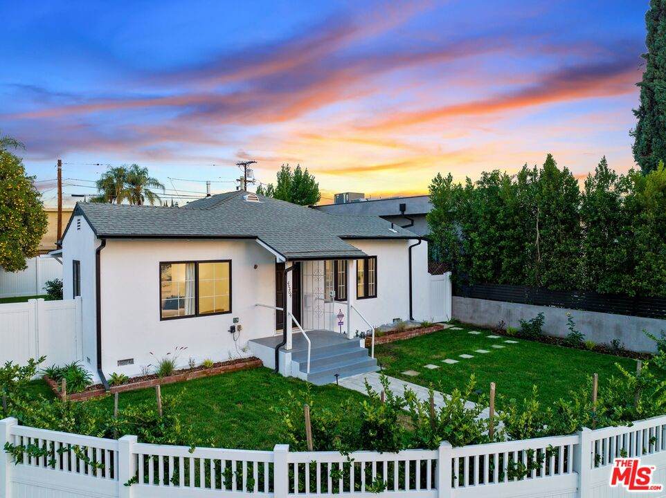 4564 Stansbury Ave - Photo 1