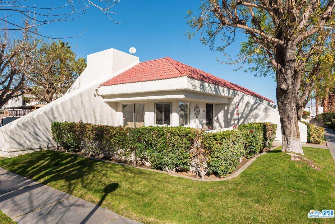 32505 Candlewood Dr - Photo 1