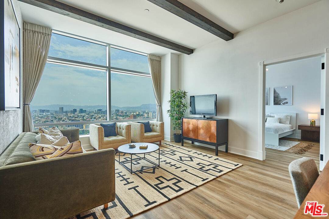900 Olympic Blvd - Photo 1