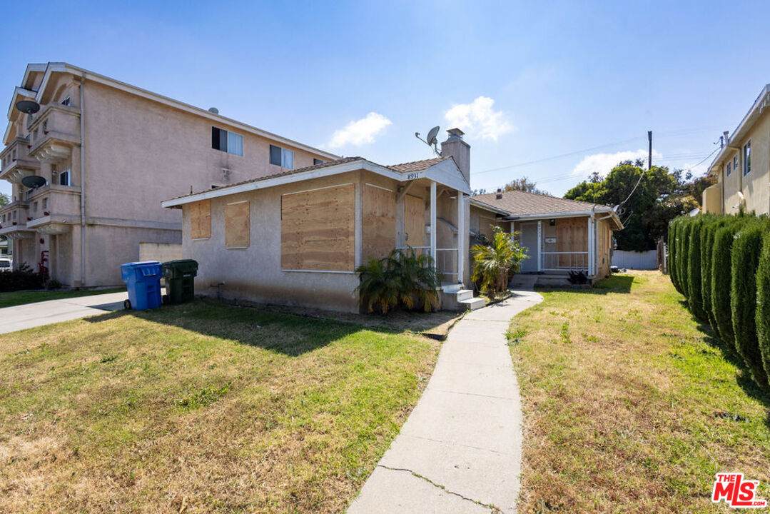 8931 Ramsgate Ave - Photo 1