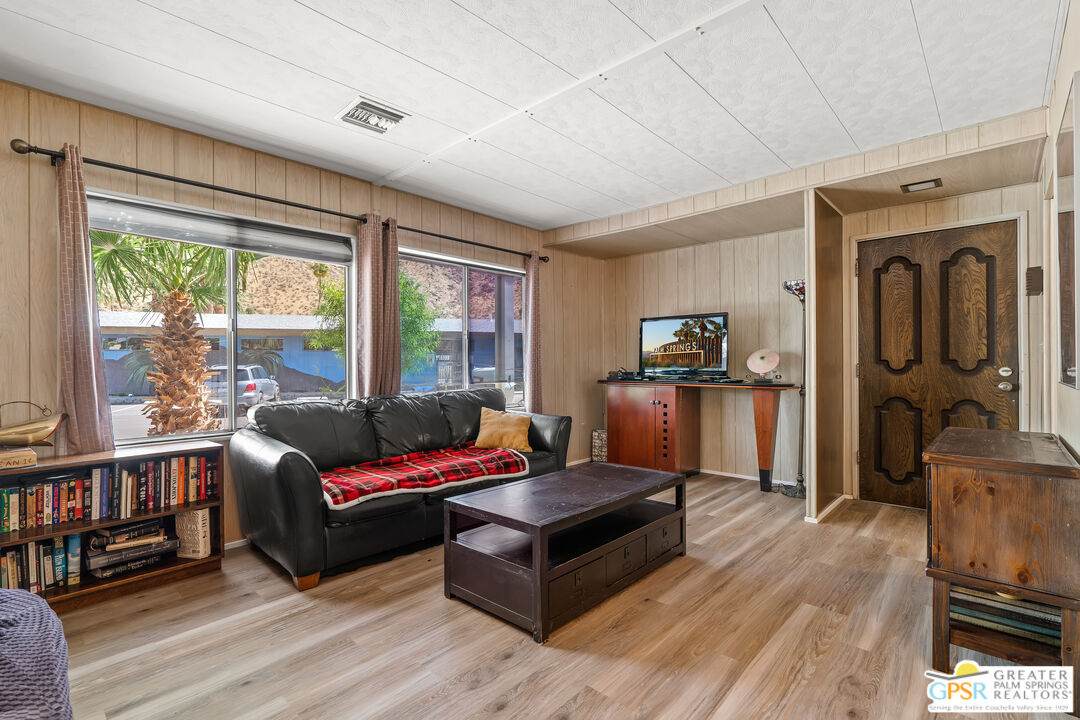86 Santa Monica St - Photo 1