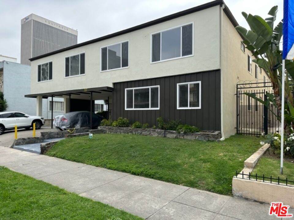 517 Kenmore Ave - Photo 1