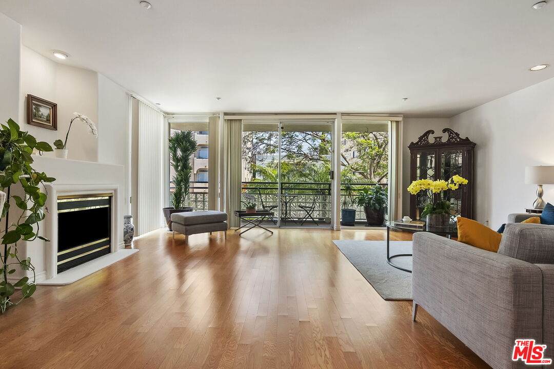 1917 Selby Ave - Photo 1