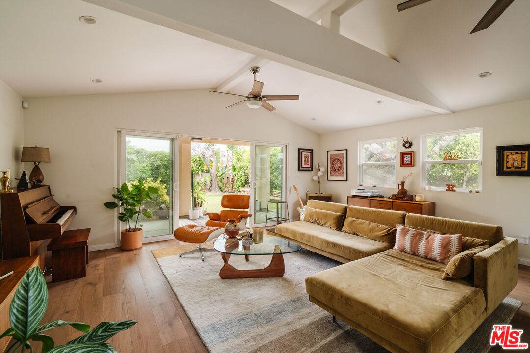4435 Grand View Blvd - Photo 1
