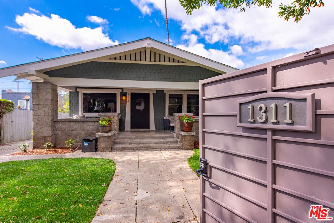 1311 Cherokee Ave - Photo 1