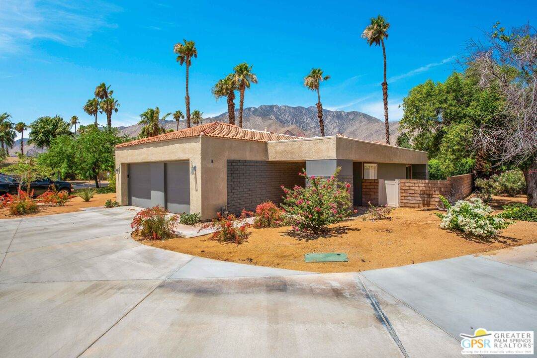 1310 Sunflower Cir - Photo 1