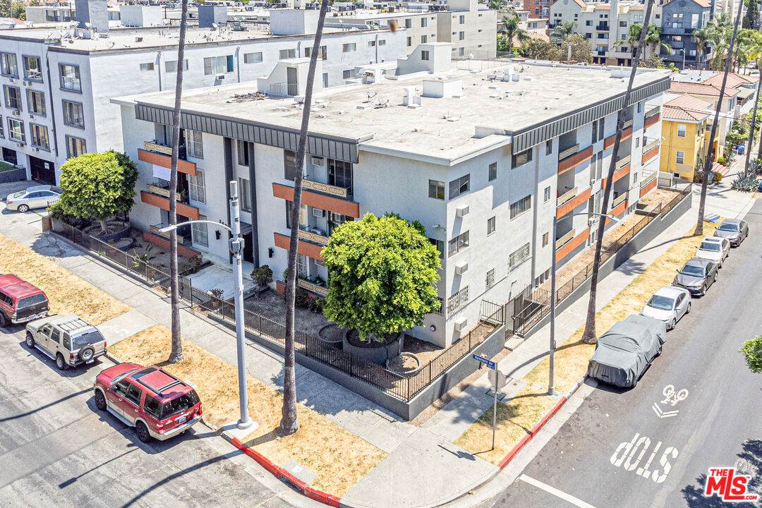 360 Kenmore Ave - Photo 1