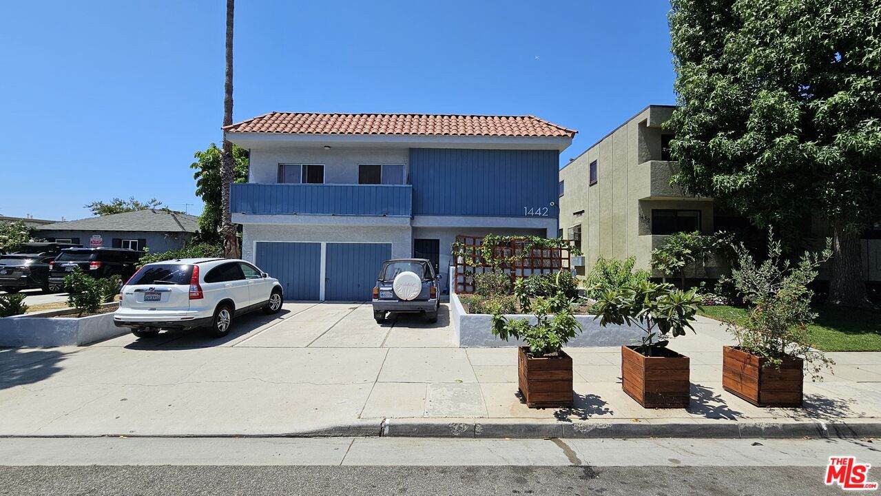1442 Yale St - Photo 1