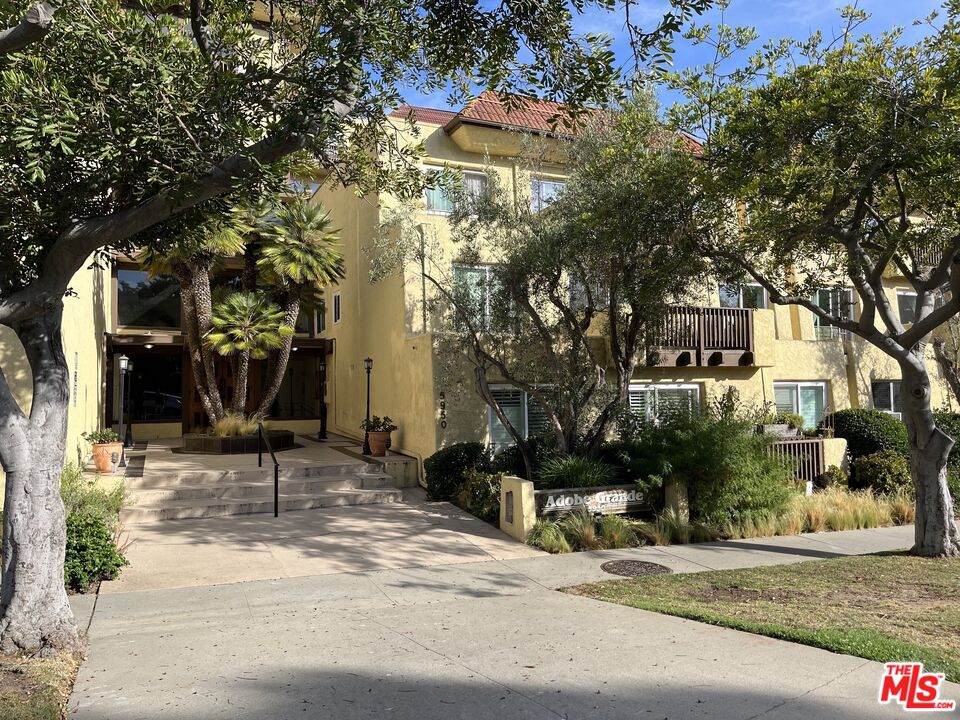 5950 Buckingham Pkwy - Photo 1
