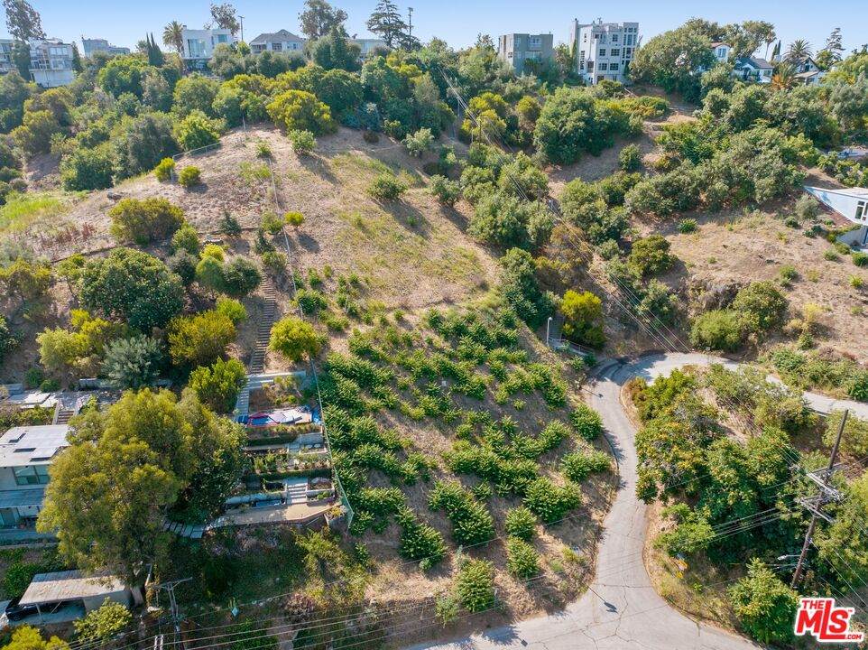 2100 Avon St - Photo 1