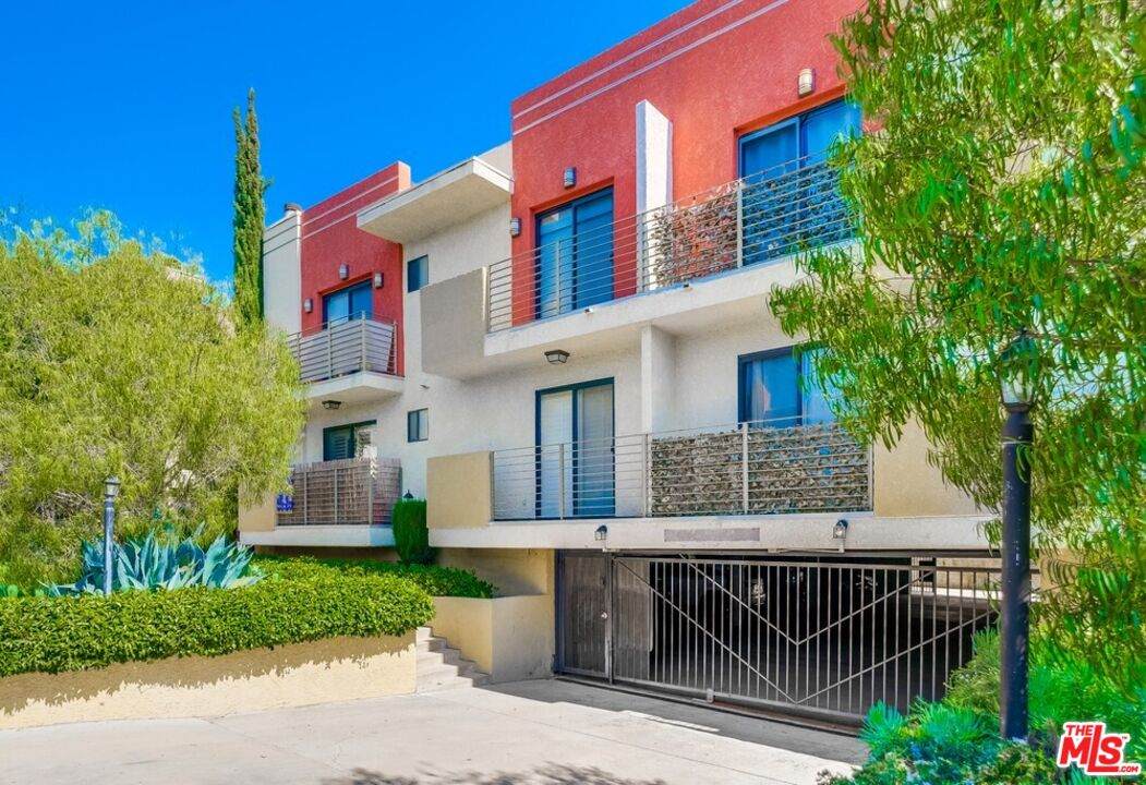 10740 Lawler St - Photo 1