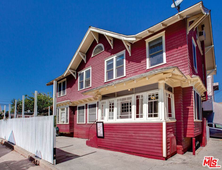 105 Park Pl - Photo 1