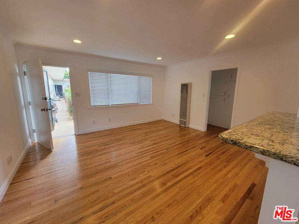 305-309 Broadway St - Photo 1
