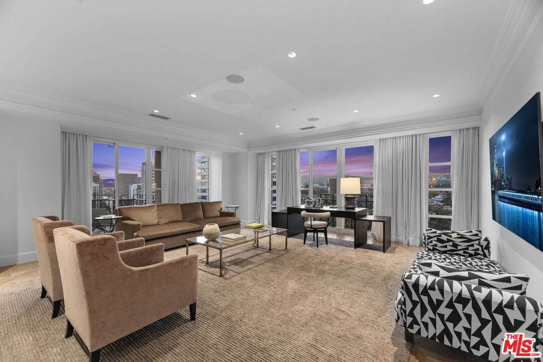 10580 Wilshire Blvd - Photo 1