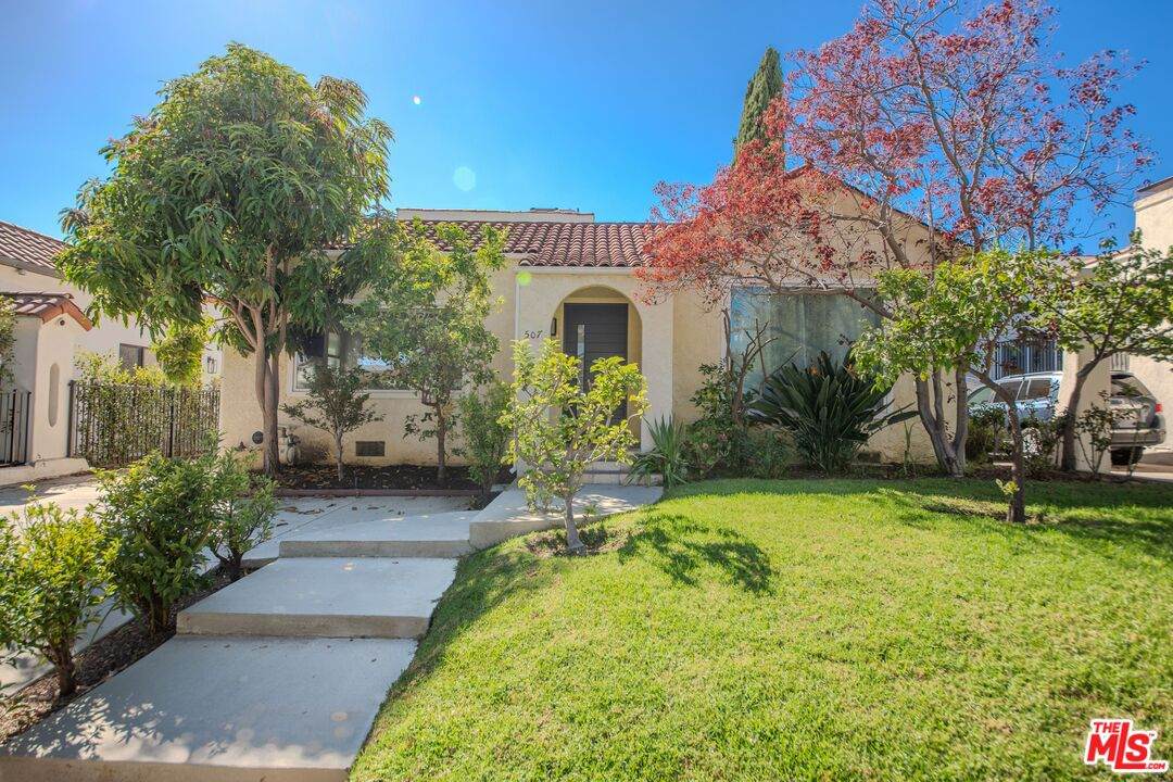 507 Formosa Ave - Photo 1