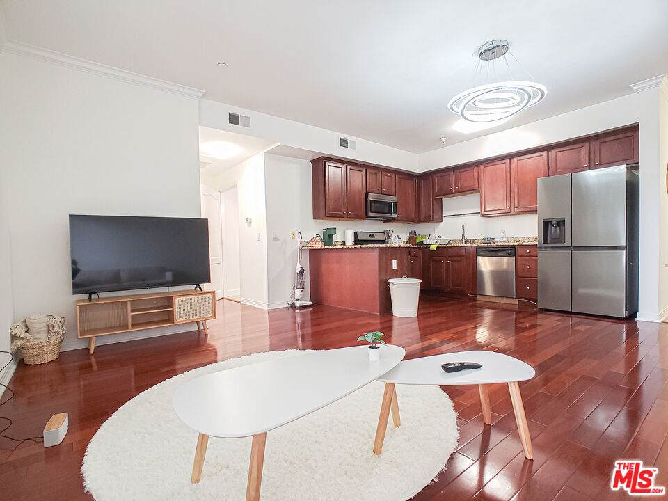 1025 Dewey Ave - Photo 1