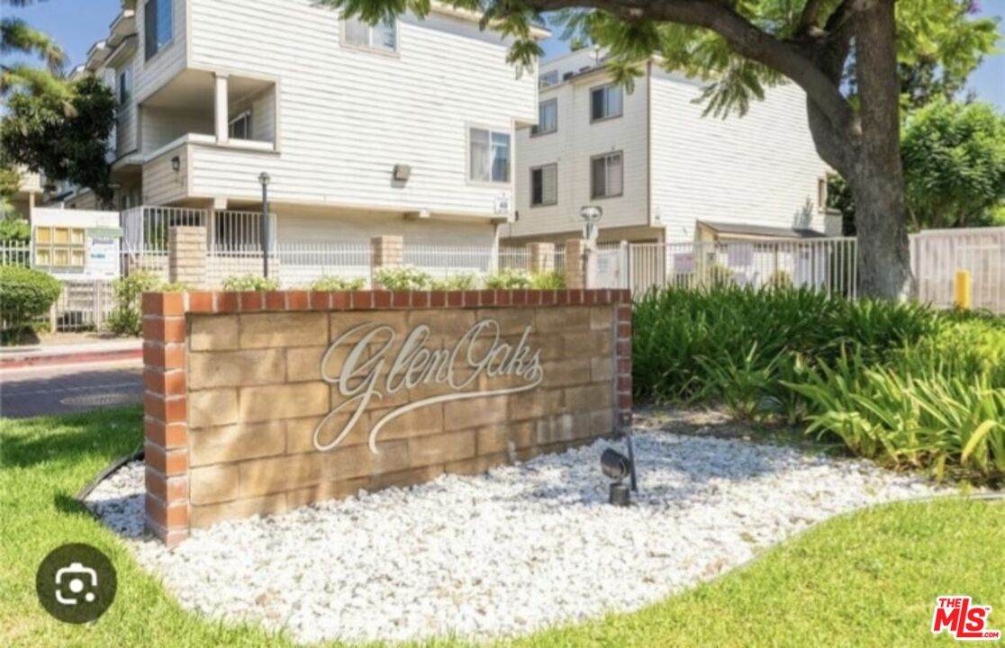 11150 Glenoaks Blvd - Photo 1