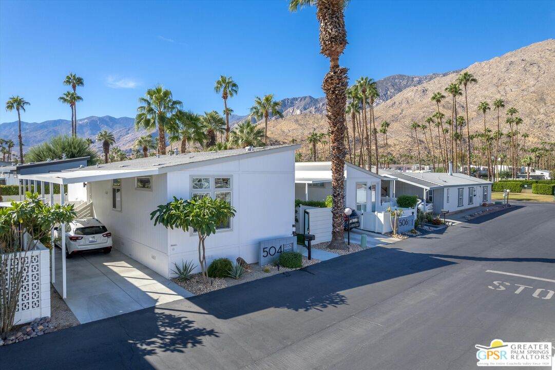 504 Tiki Dr - Photo 1
