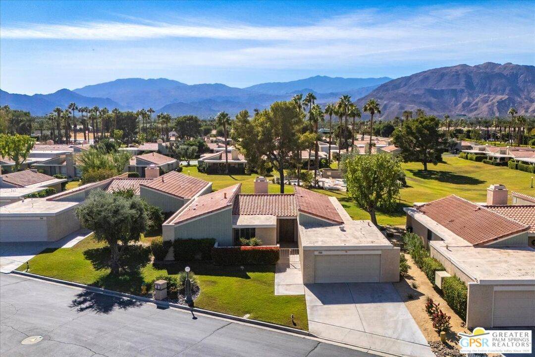 72325 Beverly Way - Photo 1