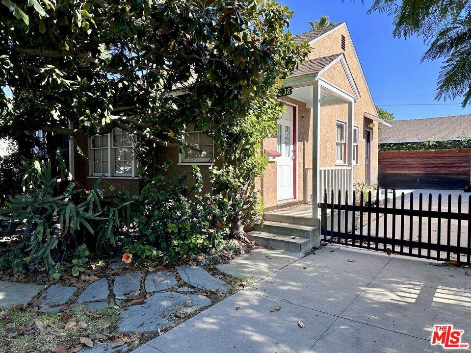 7838 Truxton Ave - Photo 1