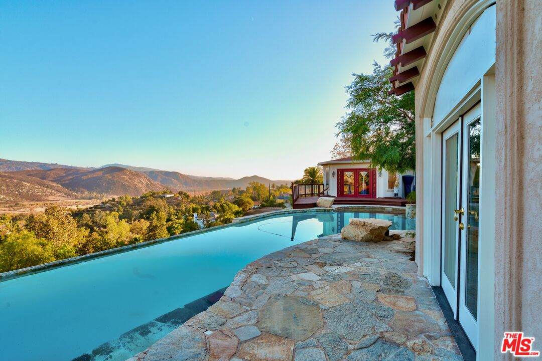 3051 Don Rolando - Photo 1