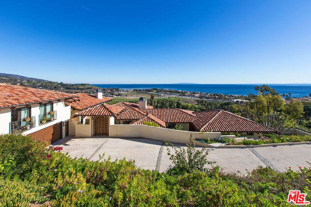 3504 Coast View Dr - Photo 1