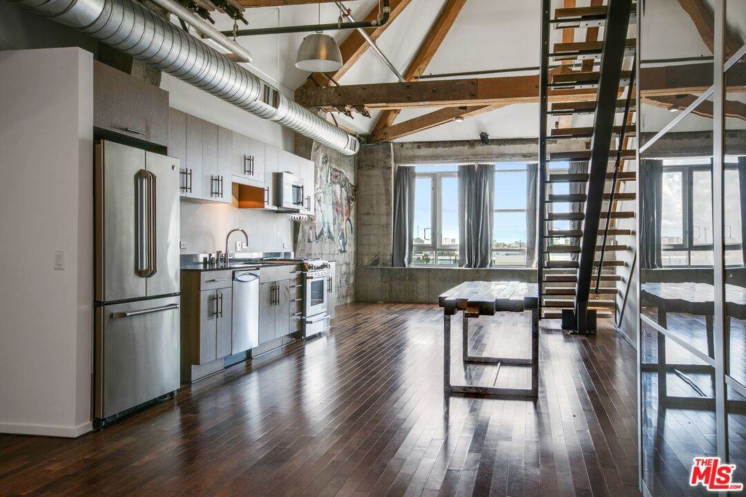 530 Hewitt St - Photo 1