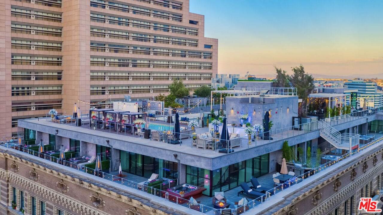 125 West 4th - Photo 1