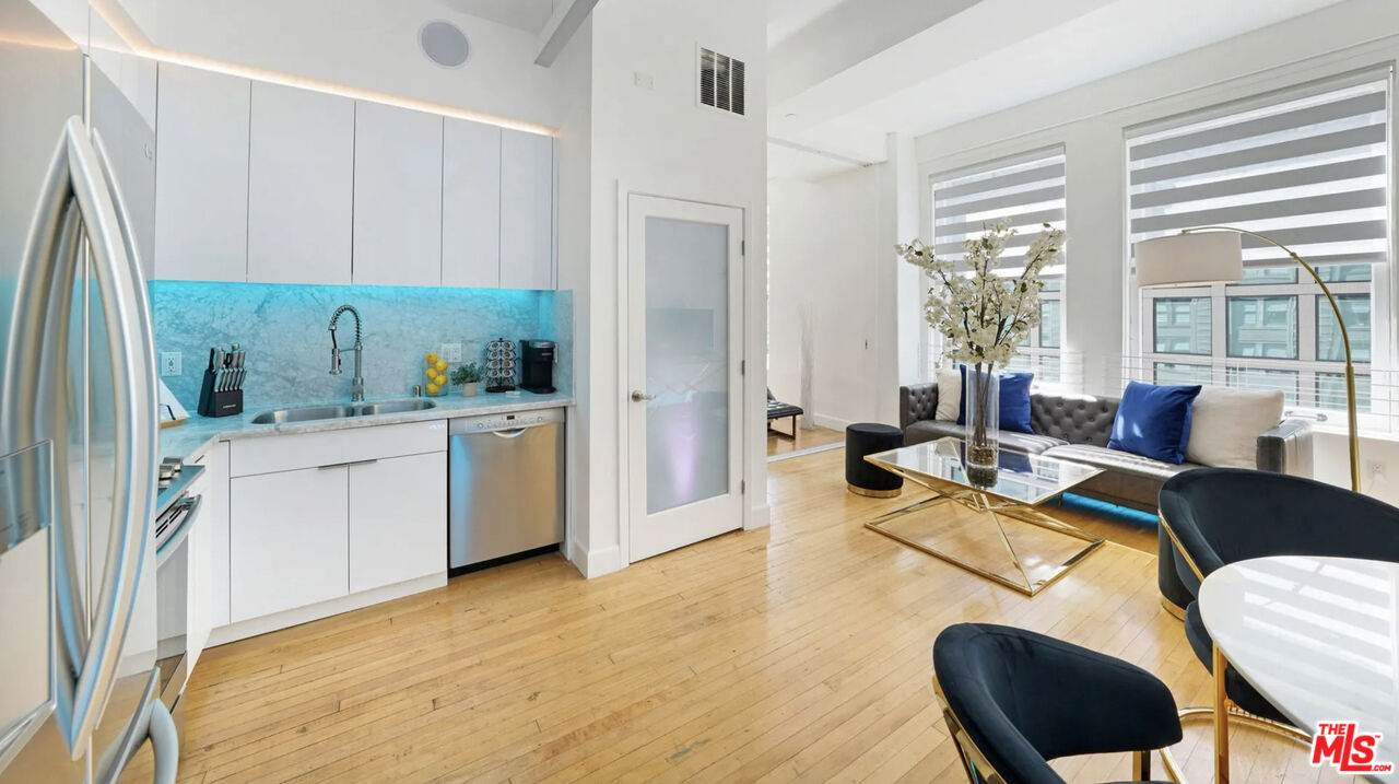 125 West 4th St - Photo 1