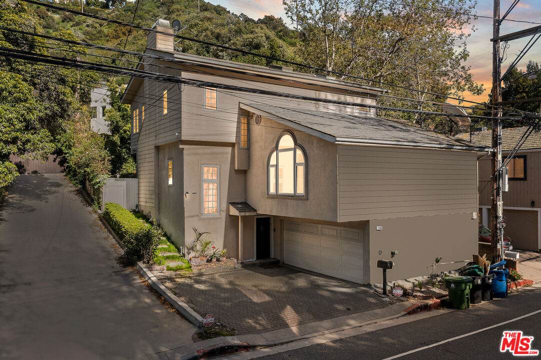 1110 Beverly Glen Blvd - Photo 1