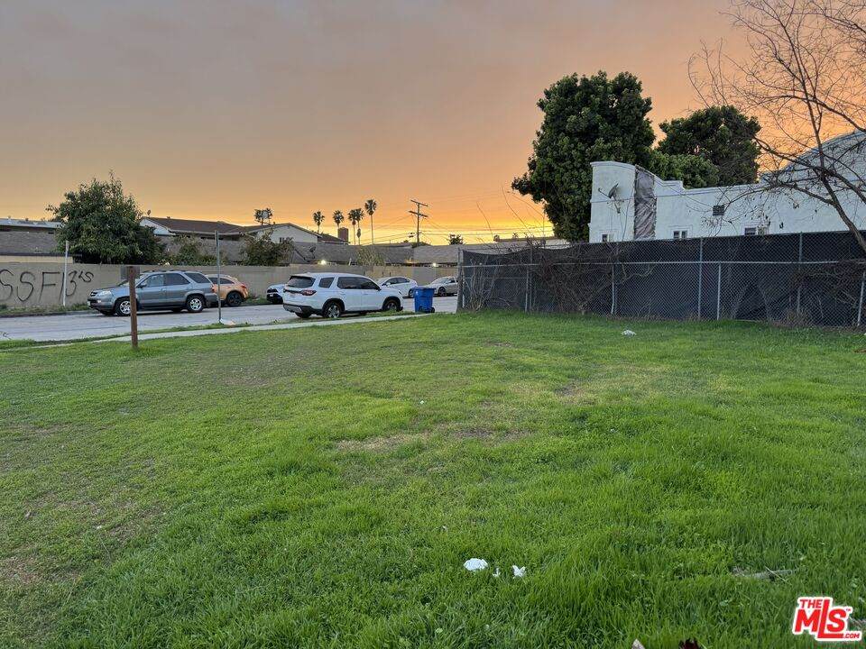 3413 63rd St - Photo 1