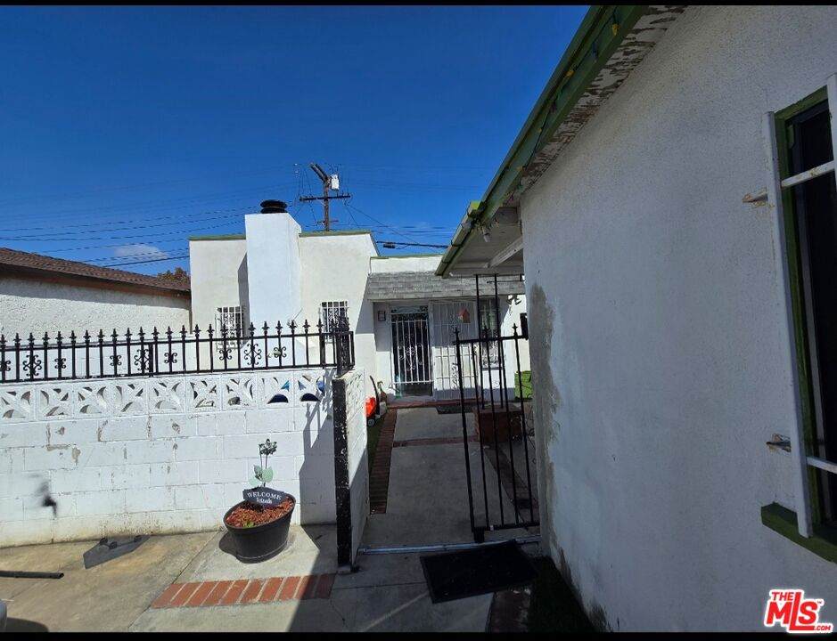 611 109th St - Photo 1