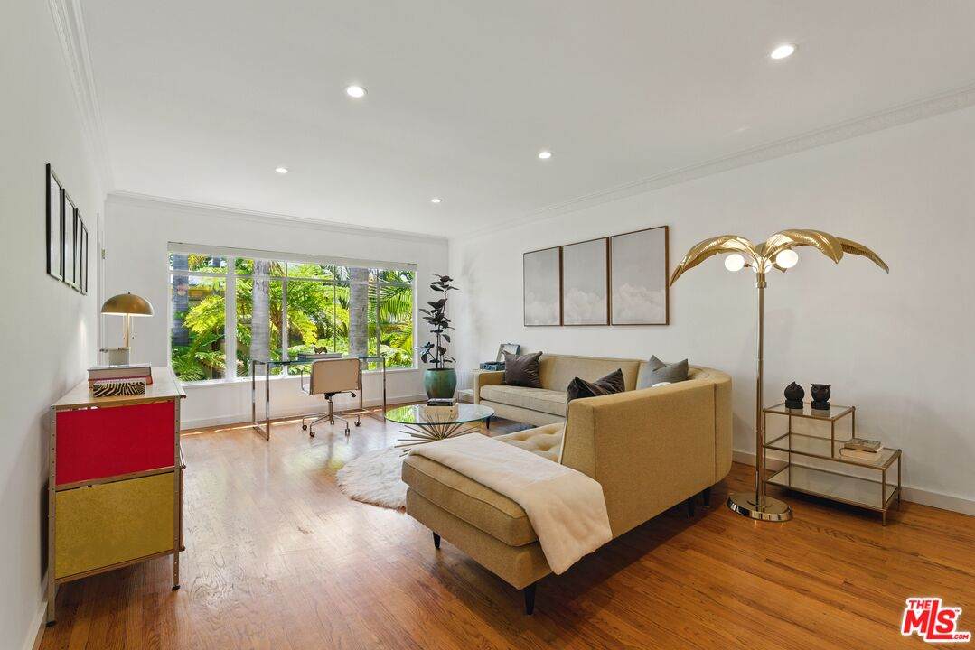 1615 Laurel Ave - Photo 1