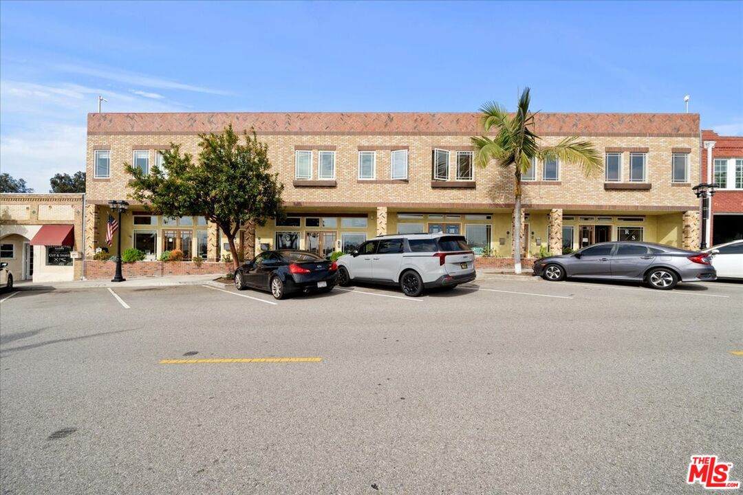 123 Richmond St - Photo 1
