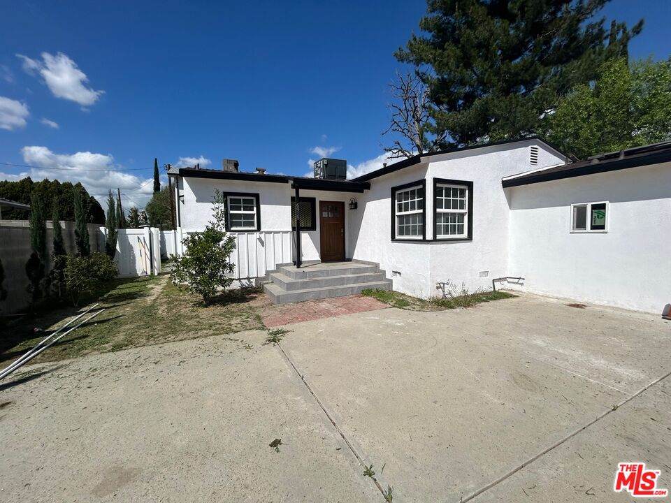 6915 Laramie Ave - Photo 1