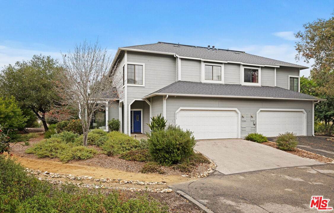 748 Hillside Dr - Photo 1
