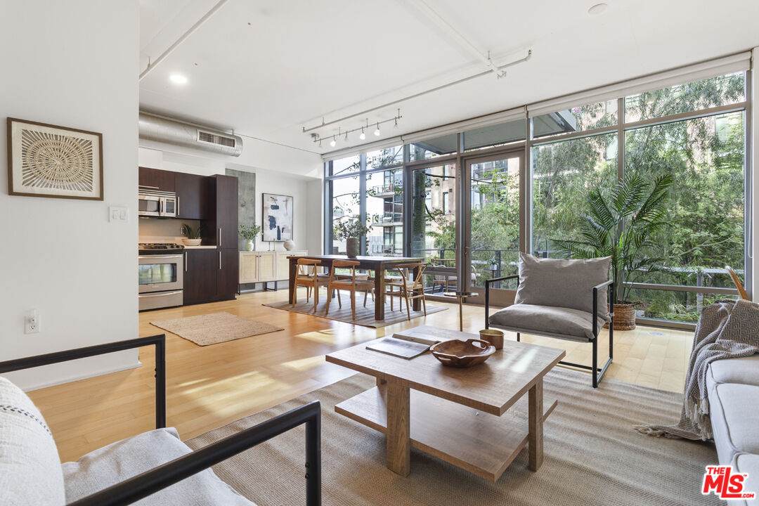 1100 Hope St - Photo 1