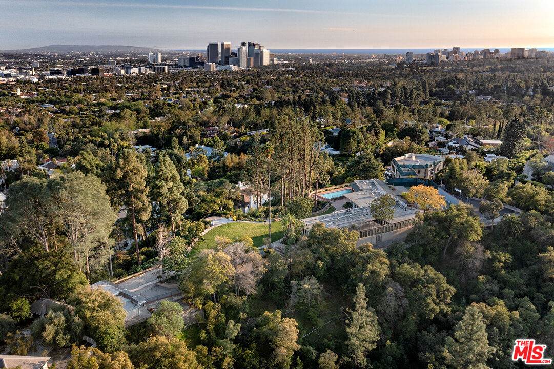 1005 Alpine Dr - Photo 1