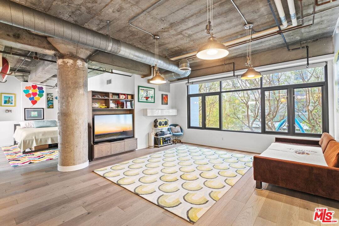1100 Grand Ave - Photo 1