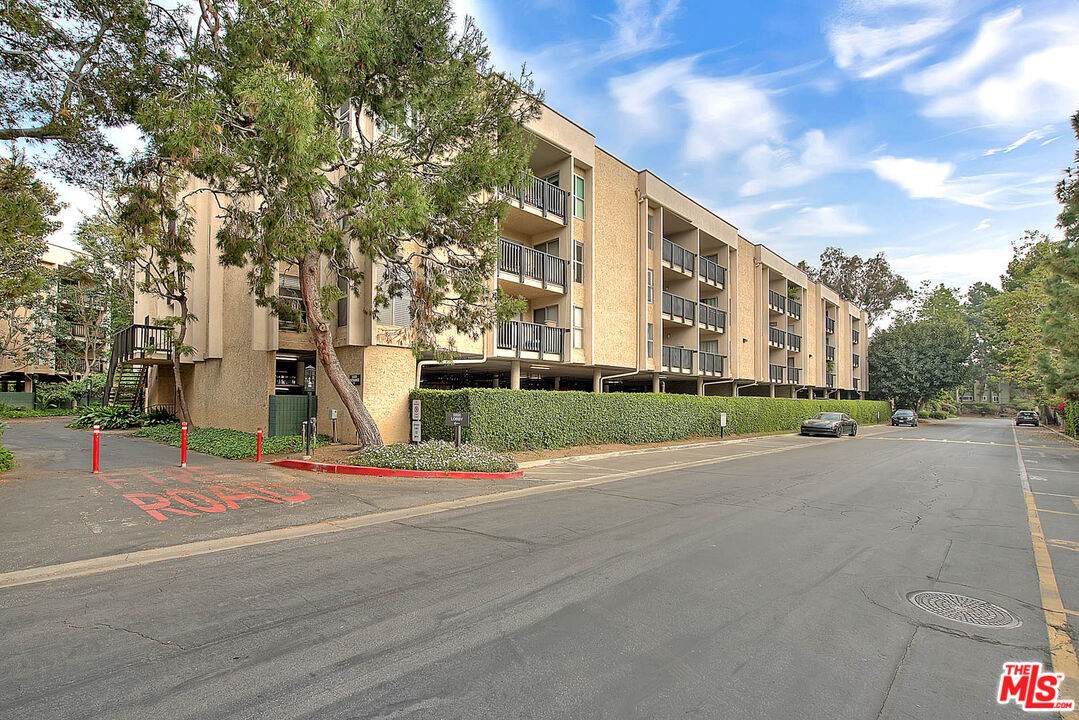 5113 Raintree Cir - Photo 1