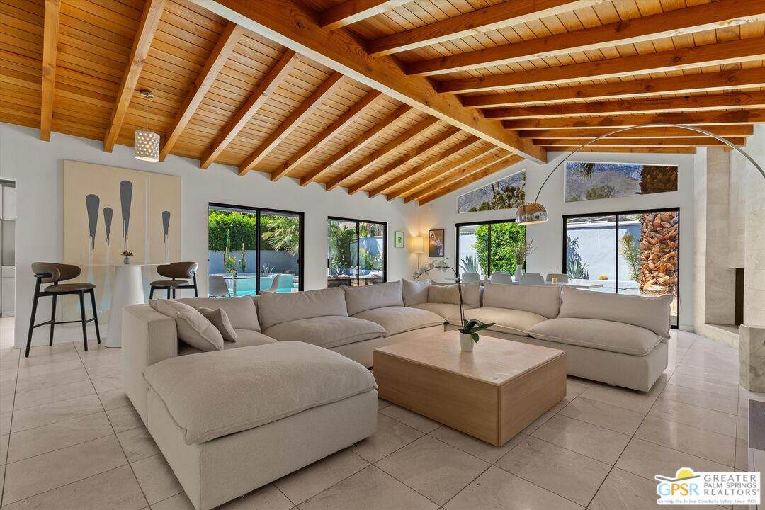 1465 Rodeo Rd - Photo 1