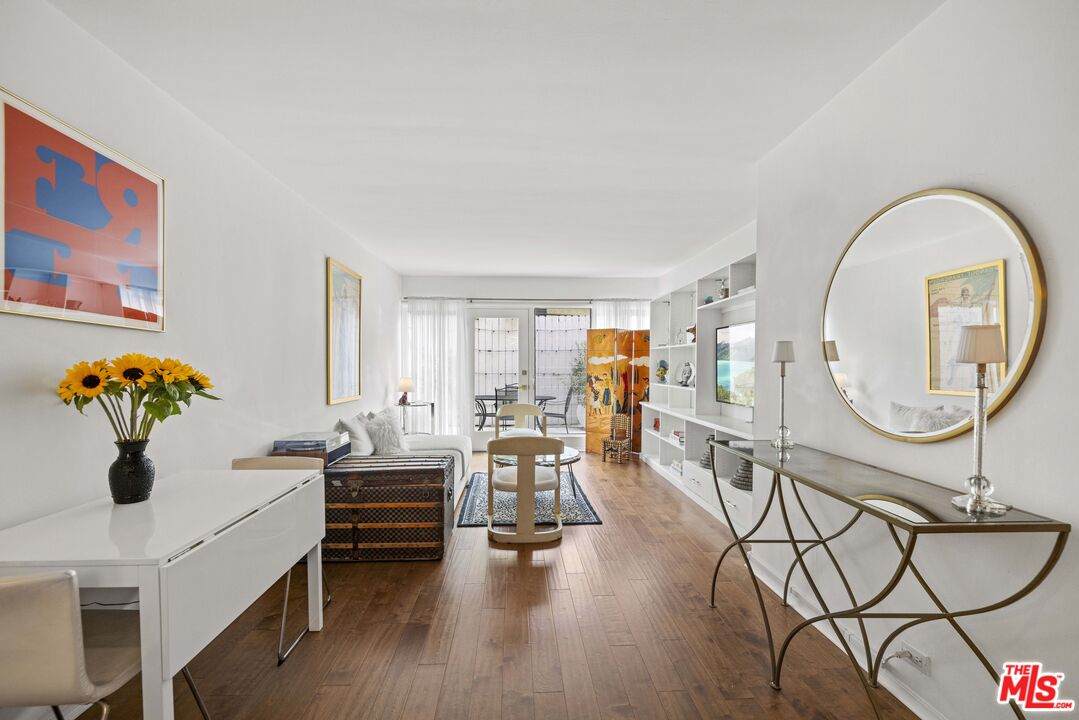1400 Hayworth Ave - Photo 1