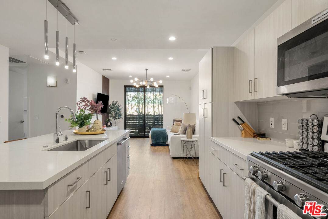 4140 Glencoe Ave - Photo 1