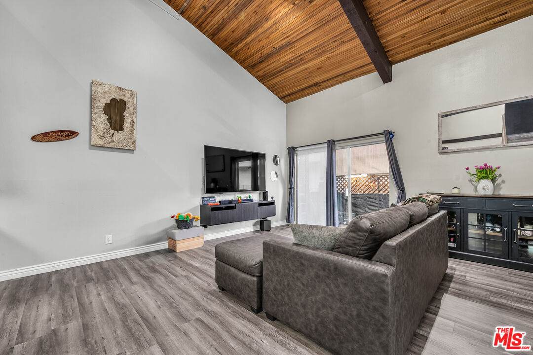 5460 White Oak Ave - Photo 1