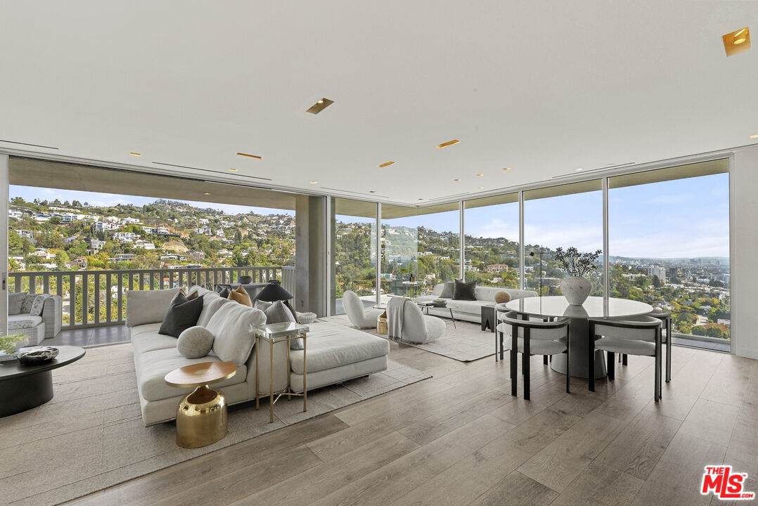 9255 Doheny Rd - Photo 1