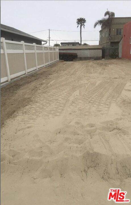 370 Pier Ave - Photo 1