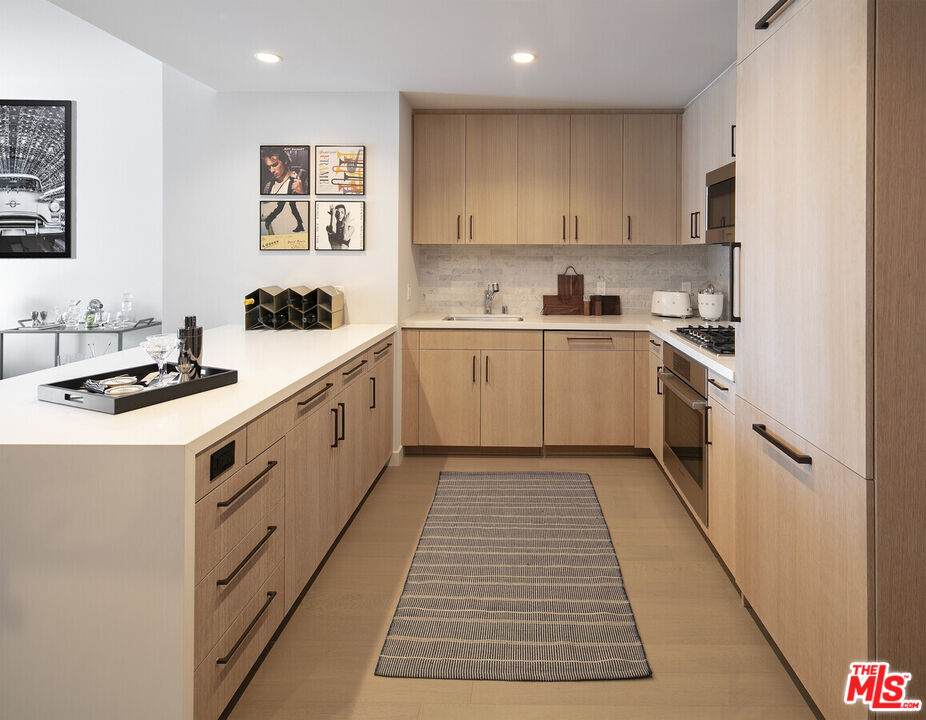 1755 Argyle Ave - Photo 1