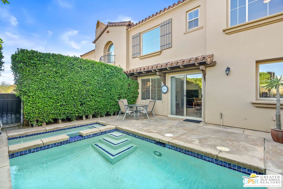 1490 Yermo Dr - Photo 1