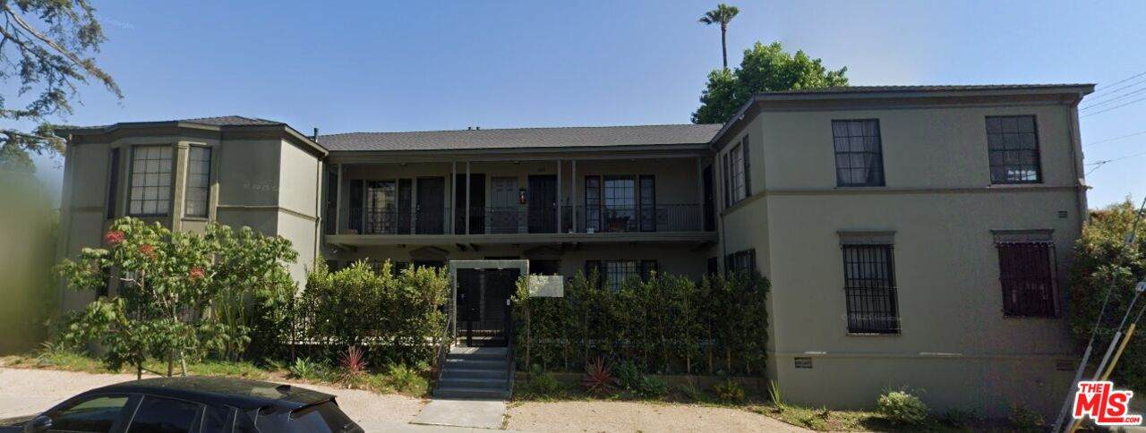 4950 Beverly Blvd - Photo 1