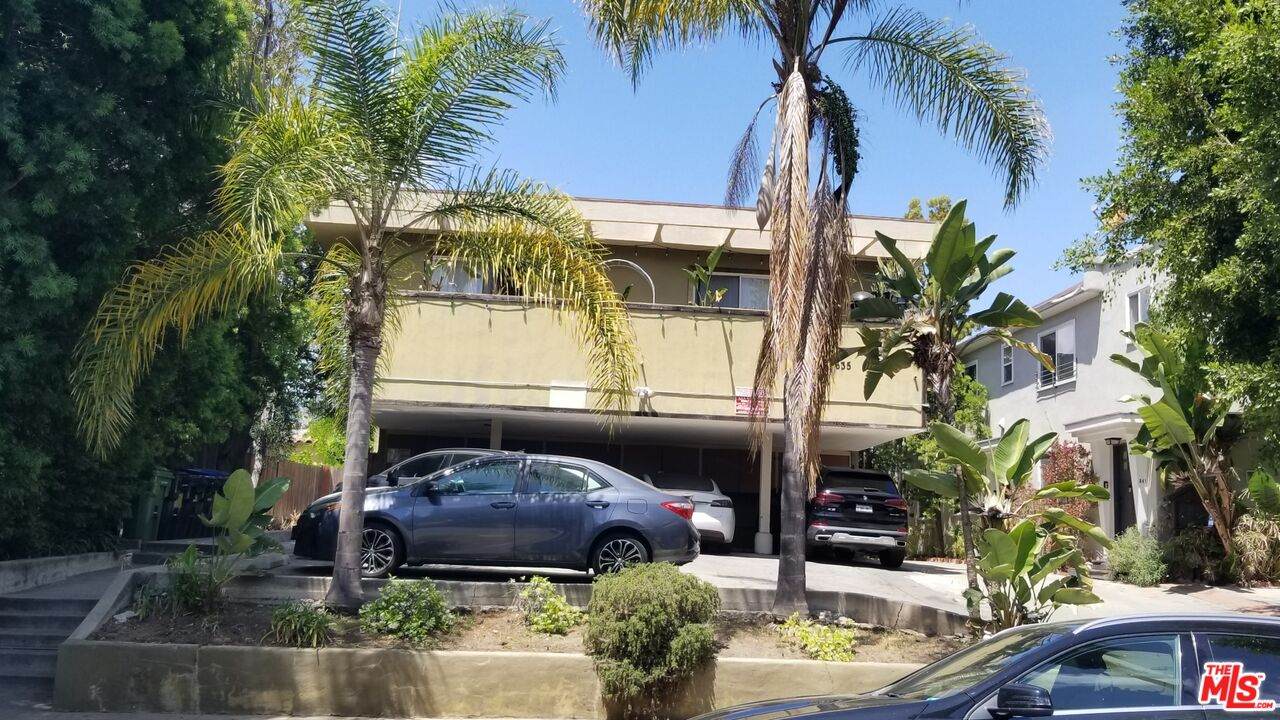 635 Beachwood Dr - Photo 1